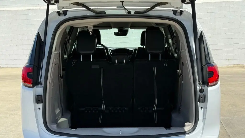 2023 Chrysler Pacifica Plug-In Hybrid Touring L