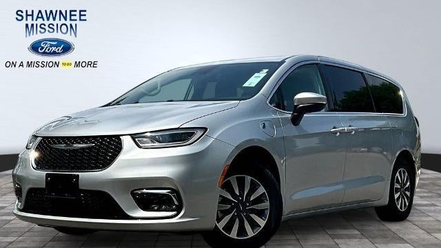 Preowned 2023 Chrysler Pacifica Plug-In Hybrid Touring L for Sale