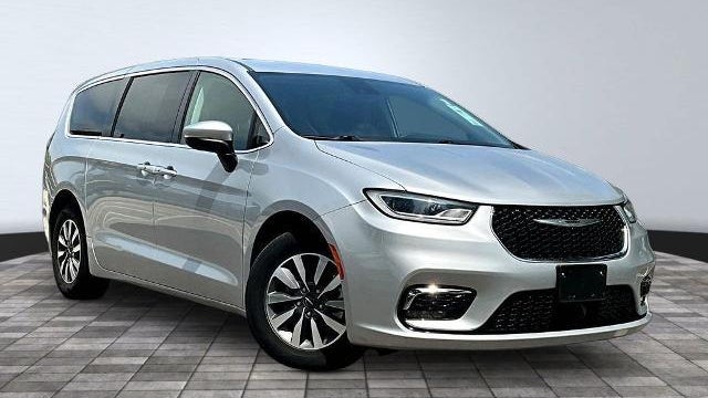 2023 Chrysler Pacifica Plug-In Hybrid Touring L