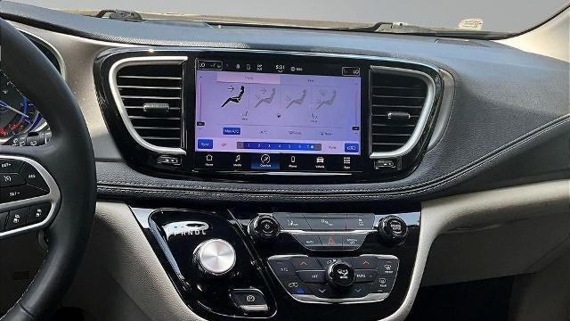 2023 Chrysler Pacifica Plug-In Hybrid Touring L
