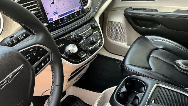 2023 Chrysler Pacifica Plug-In Hybrid Touring L