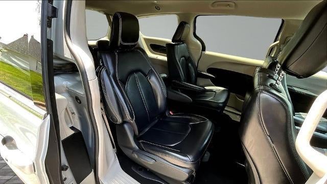 2023 Chrysler Pacifica Plug-In Hybrid Touring L