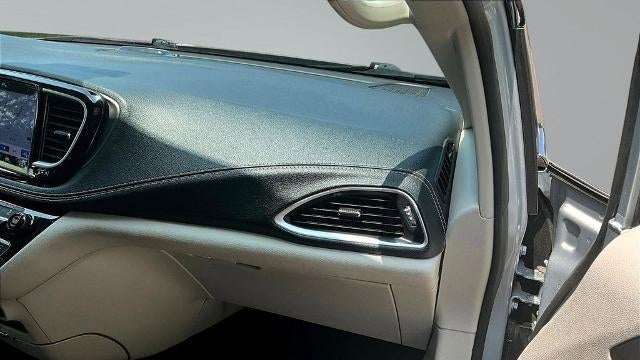 2023 Chrysler Pacifica Plug-In Hybrid Touring L