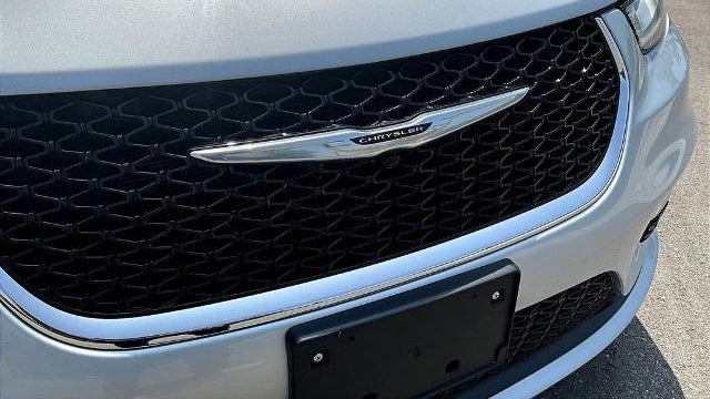 2023 Chrysler Pacifica Plug-In Hybrid Touring L