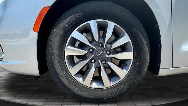 2023 Chrysler Pacifica Plug-In Hybrid Touring L