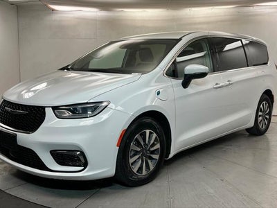2023 Chrysler Pacifica Plug-In Hybrid Touring L 4DR Mini-Van