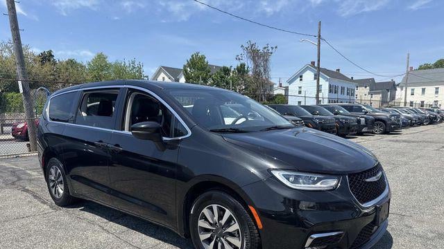 2023 Chrysler Pacifica Plug-In Hybrid Touring L