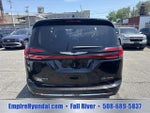 2023 Pacifica Plug-In Hybrid Thumbnail 4