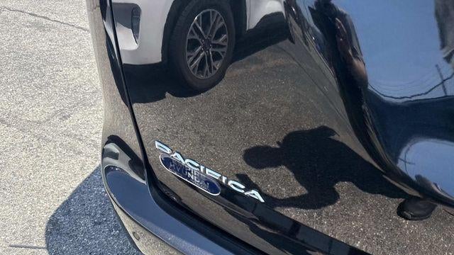 2023 Chrysler Pacifica Plug-In Hybrid Touring L