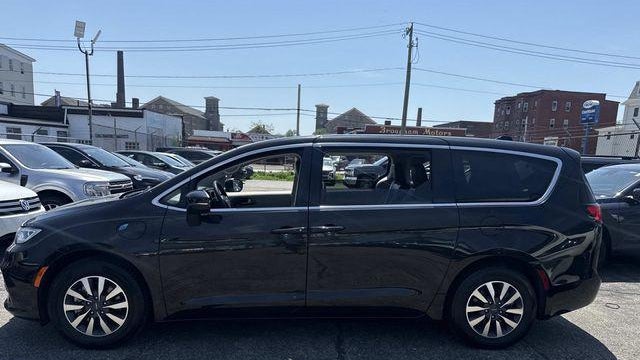 2023 Chrysler Pacifica Plug-In Hybrid Touring L