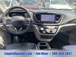2023 Pacifica Plug-In Hybrid Thumbnail 15