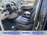 2023 Pacifica Plug-In Hybrid Thumbnail 19