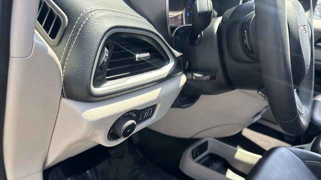 2023 Chrysler Pacifica Plug-In Hybrid Touring L