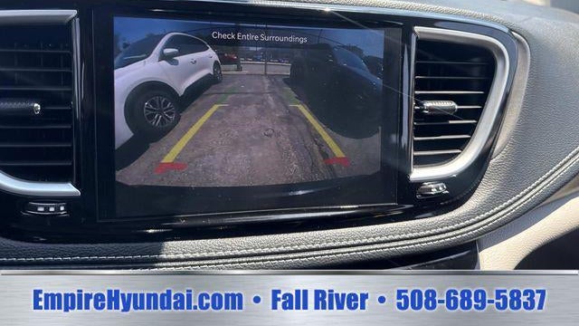 2023 Chrysler Pacifica Plug-In Hybrid Touring L