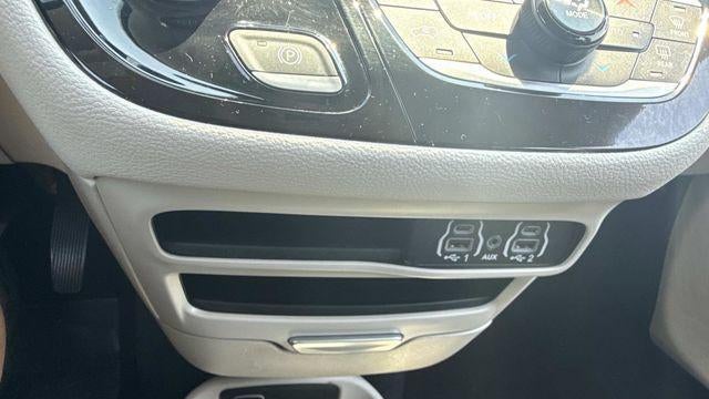2023 Chrysler Pacifica Plug-In Hybrid Touring L