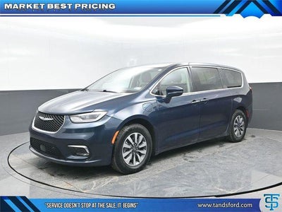 Photo of a 2022 Chrysler Pacifica Hybrid Touring L 4DR Mini-Van for sale