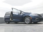 2022 Pacifica Hybrid Thumbnail 27