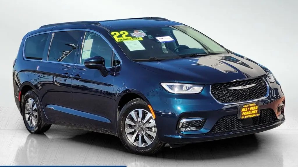 Preowned 2022 Chrysler Pacifica Hybrid Touring L for Sale