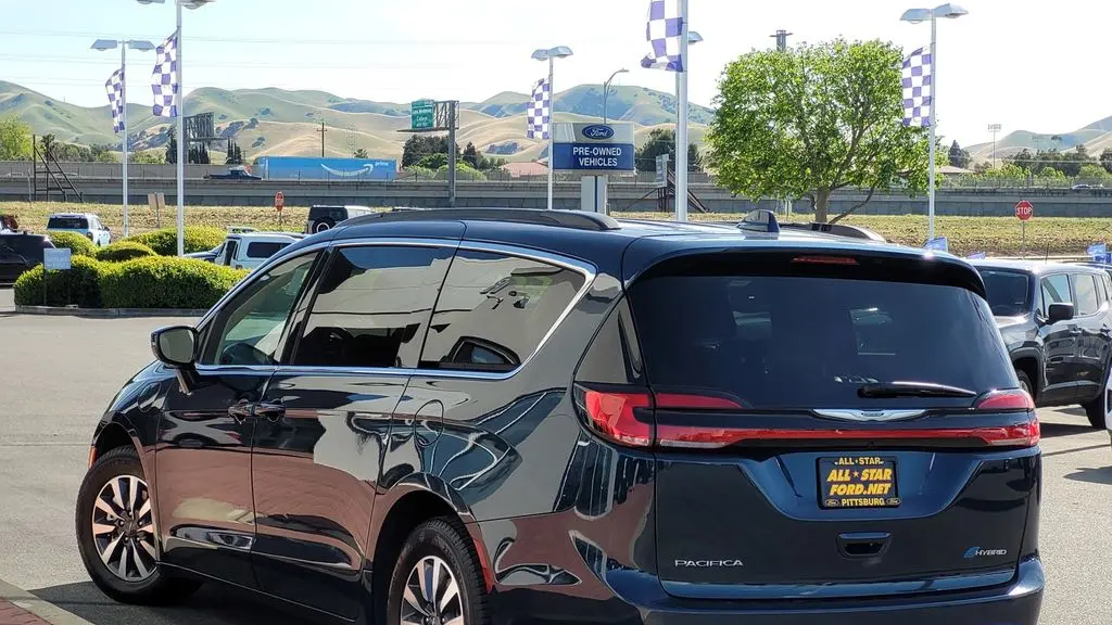 2022 Chrysler Pacifica Hybrid Touring L