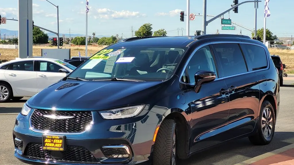 2022 Chrysler Pacifica Hybrid Touring L