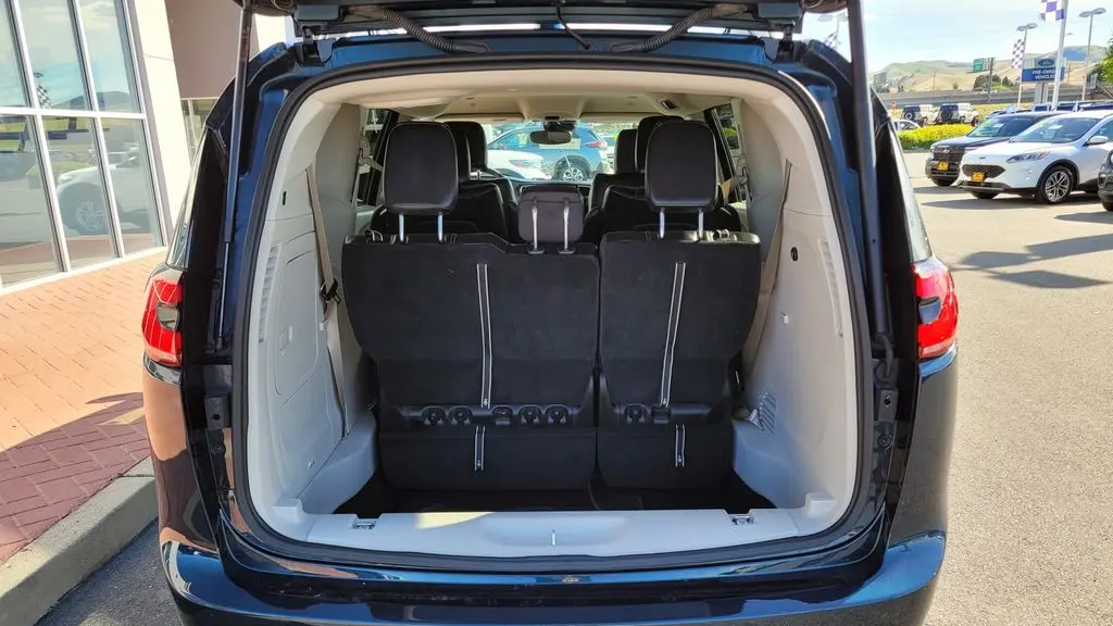 2022 Chrysler Pacifica Hybrid Touring L