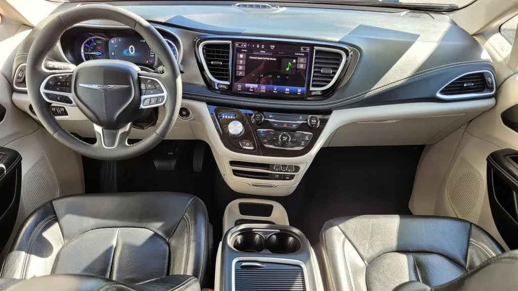 2022 Chrysler Pacifica Hybrid Touring L