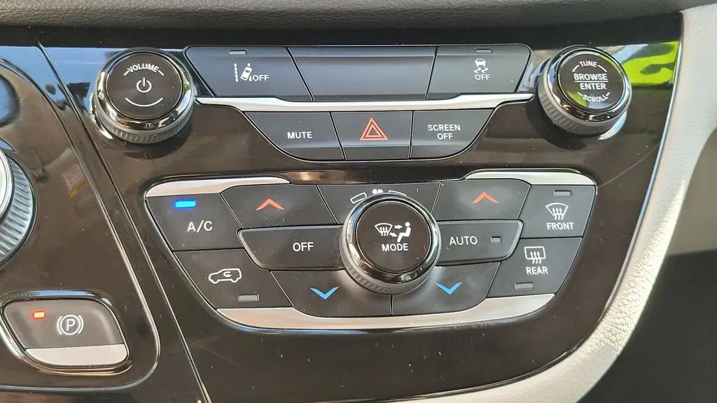 2022 Chrysler Pacifica Hybrid Touring L