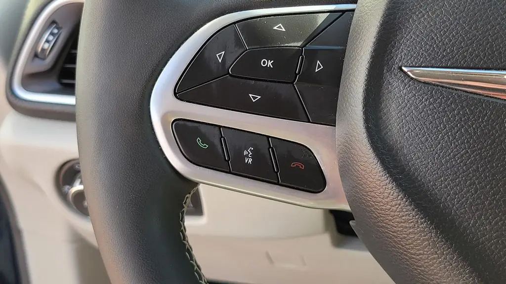 2022 Chrysler Pacifica Hybrid Touring L