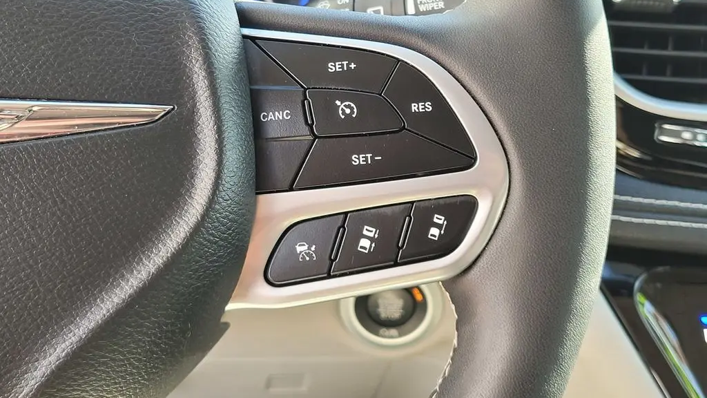 2022 Chrysler Pacifica Hybrid Touring L
