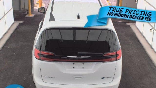 2023 Chrysler Pacifica Plug-In Hybrid Touring L