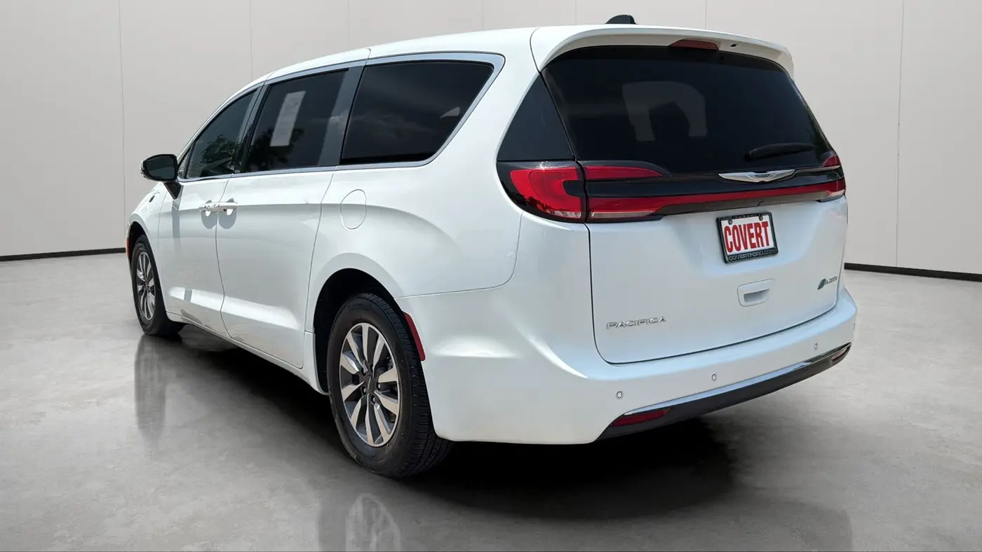 2023 Chrysler Pacifica Plug-In Hybrid Touring L