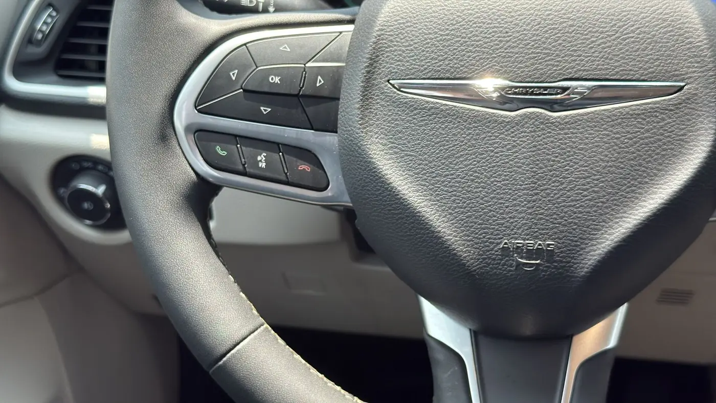 2023 Chrysler Pacifica Plug-In Hybrid Touring L