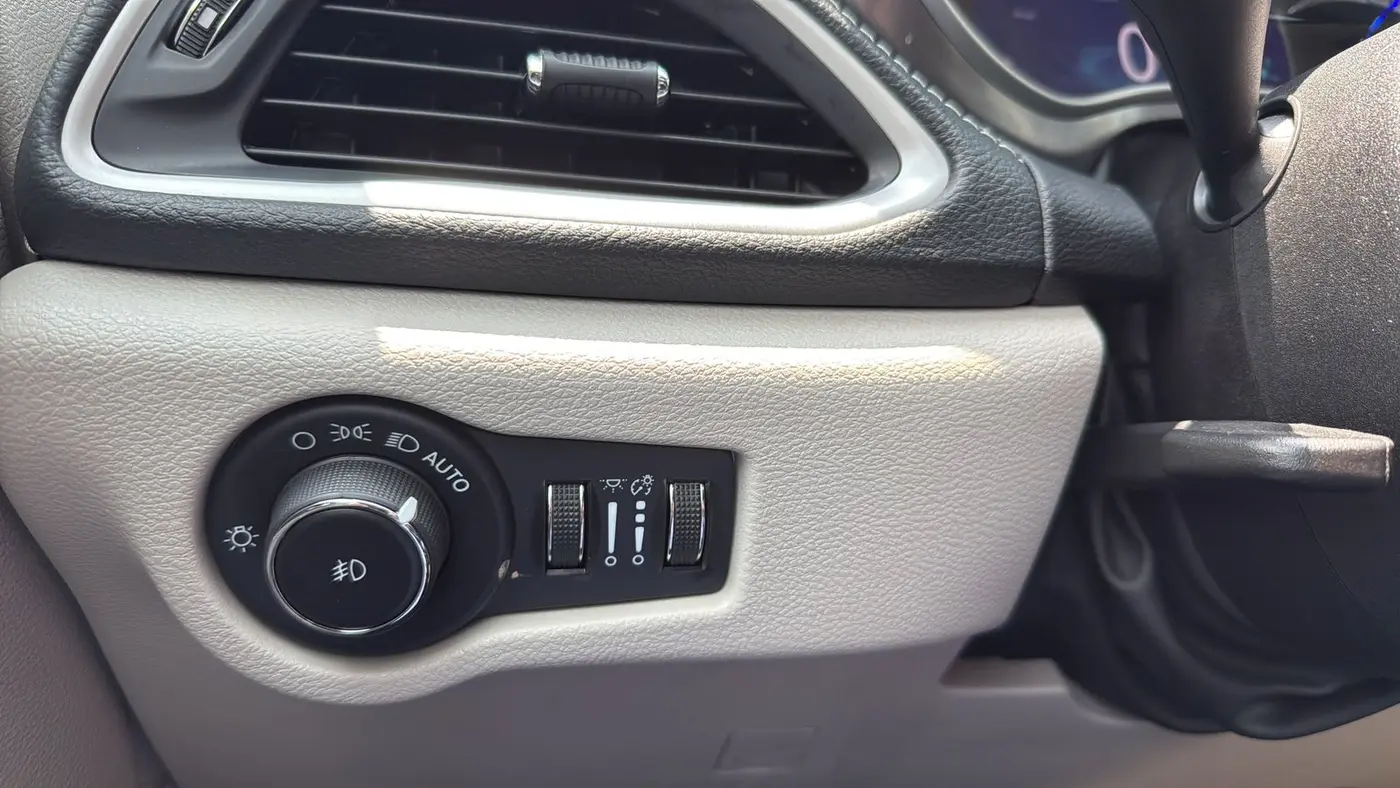 2023 Chrysler Pacifica Plug-In Hybrid Touring L