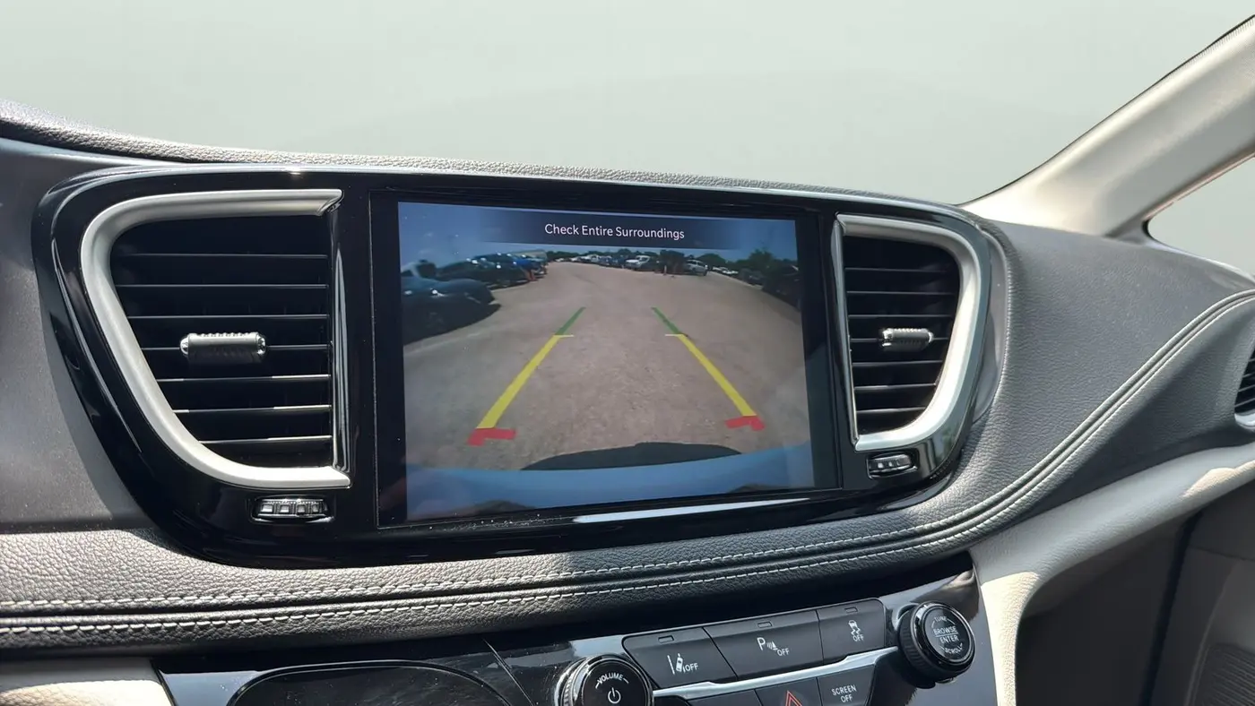 2023 Chrysler Pacifica Plug-In Hybrid Touring L