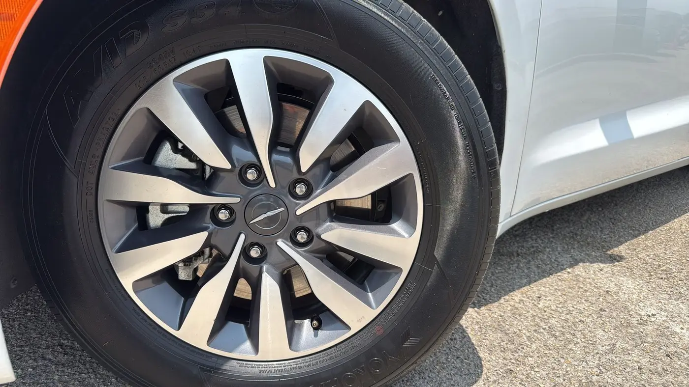 2023 Chrysler Pacifica Plug-In Hybrid Touring L