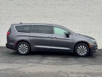 2023 Pacifica Plug-In Hybrid Thumbnail 4