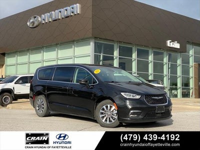 2023 Chrysler Pacifica Plug-In Hybrid Touring L 4DR Mini-Van