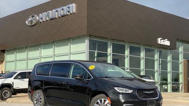 Preowned 2023 Chrysler Pacifica Plug-In Hybrid Touring L for Sale