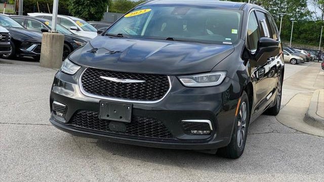 2023 Chrysler Pacifica Plug-In Hybrid Touring L