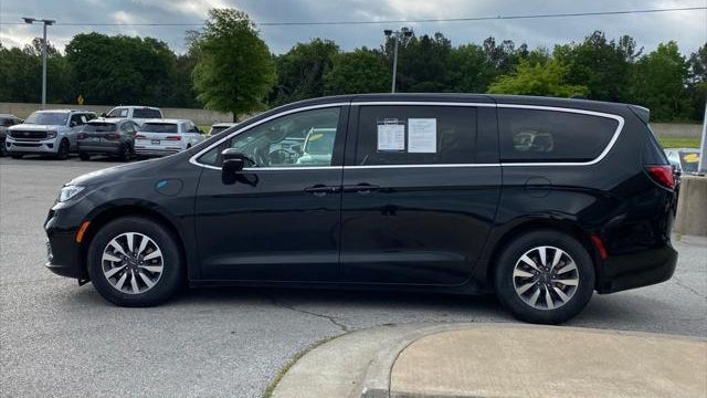 2023 Chrysler Pacifica Plug-In Hybrid Touring L