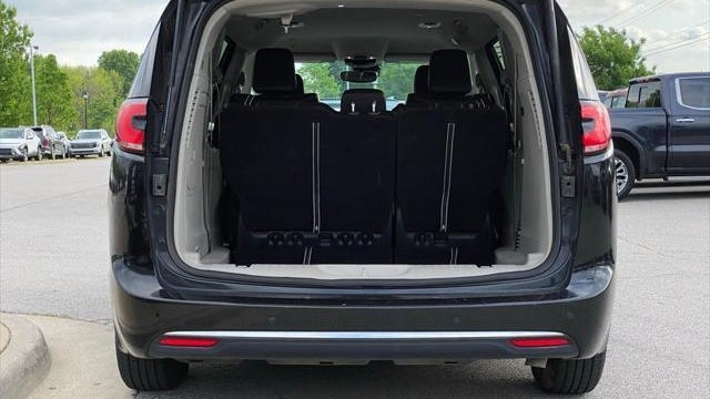 2023 Chrysler Pacifica Plug-In Hybrid Touring L