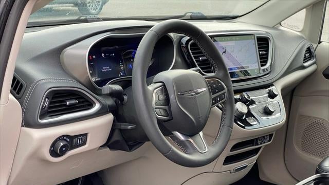 2023 Chrysler Pacifica Plug-In Hybrid Touring L