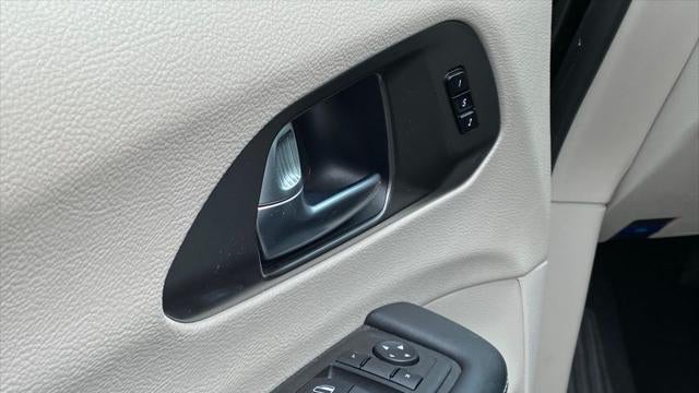 2023 Chrysler Pacifica Plug-In Hybrid Touring L