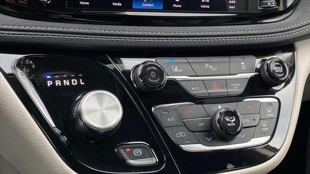 2023 Chrysler Pacifica Plug-In Hybrid Touring L