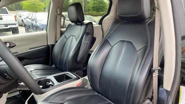 2023 Chrysler Pacifica Plug-In Hybrid Touring L