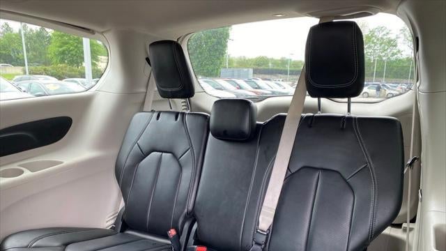2023 Chrysler Pacifica Plug-In Hybrid Touring L