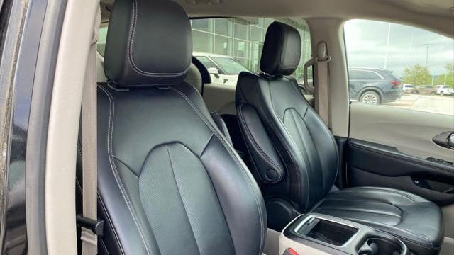 2023 Chrysler Pacifica Plug-In Hybrid Touring L
