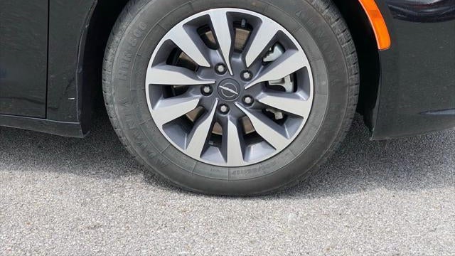 2023 Chrysler Pacifica Plug-In Hybrid Touring L