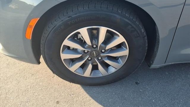 2023 Chrysler Pacifica Plug-In Hybrid Touring L