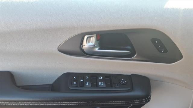 2023 Chrysler Pacifica Plug-In Hybrid Touring L